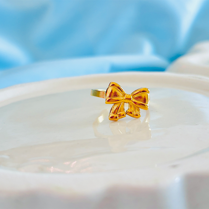 Bow Ring – Feminine & Elegant