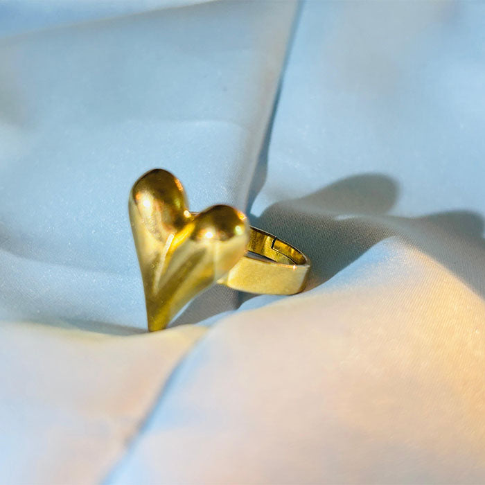 Bold Golden Heart Ring – Statement Jewelry