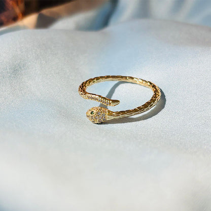 Snake Wrap Ring – Elegant & Edgy