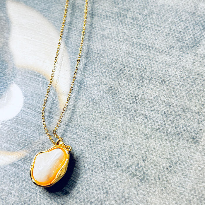 Elegant Gold & Natural Stone