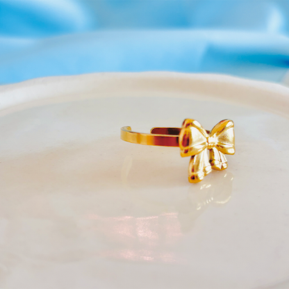 Bow Ring – Feminine & Elegant
