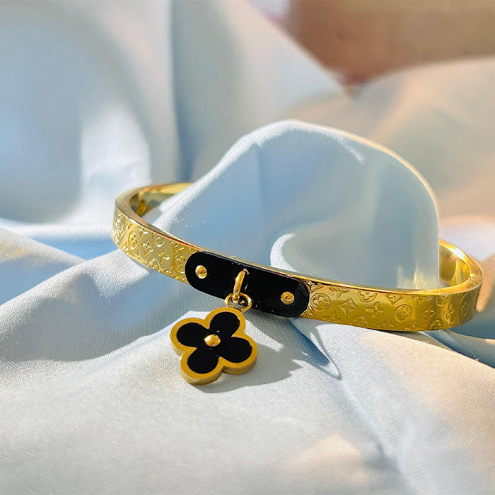 Clover Charm