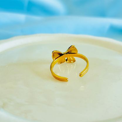Bow Ring – Feminine & Elegant