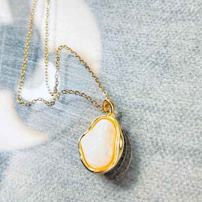 Elegant Gold & Natural Stone