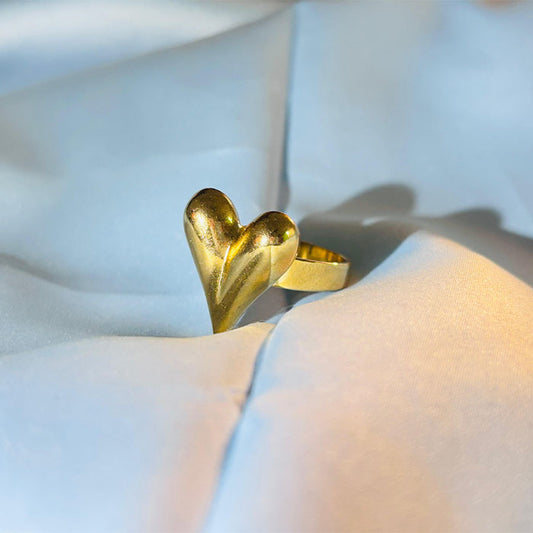 Bold Golden Heart Ring – Statement Jewelry