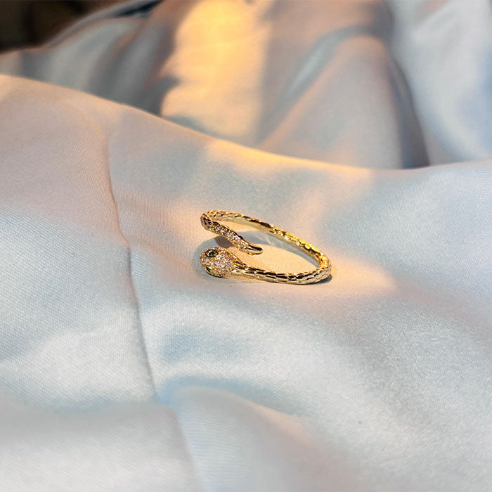Snake Wrap Ring – Elegant & Edgy