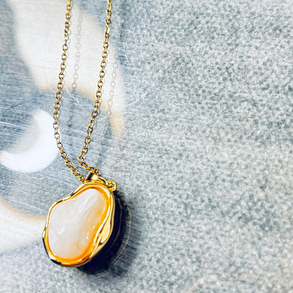Elegant Gold & Natural Stone