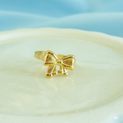 Bow Ring – Feminine & Elegant