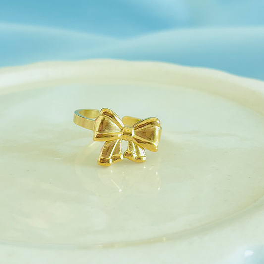 Bow Ring – Feminine & Elegant