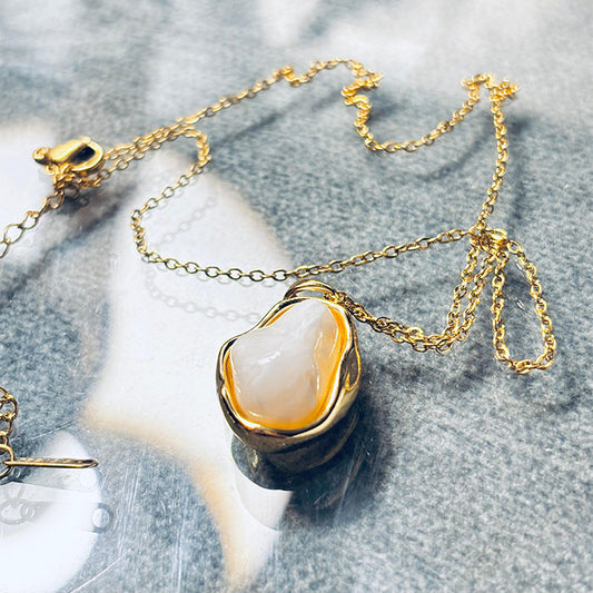 Elegant Gold & Natural Stone