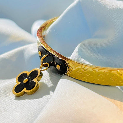 Clover Charm